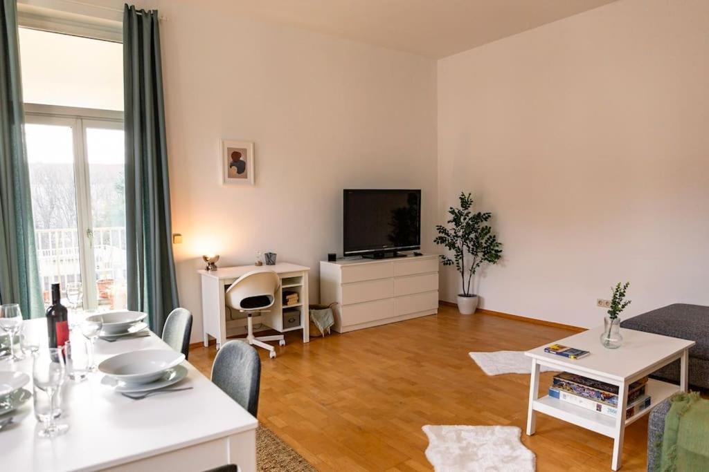 Savoir-Vivre In Unserer Zentralen Balkonwohnung Viena Exterior foto