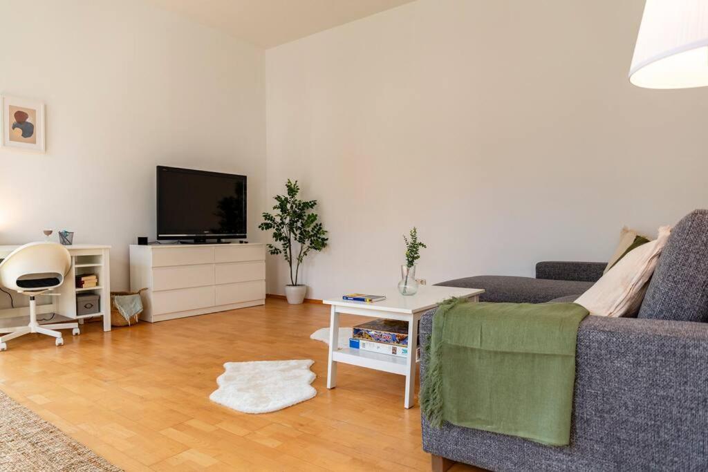 Savoir-Vivre In Unserer Zentralen Balkonwohnung Viena Exterior foto