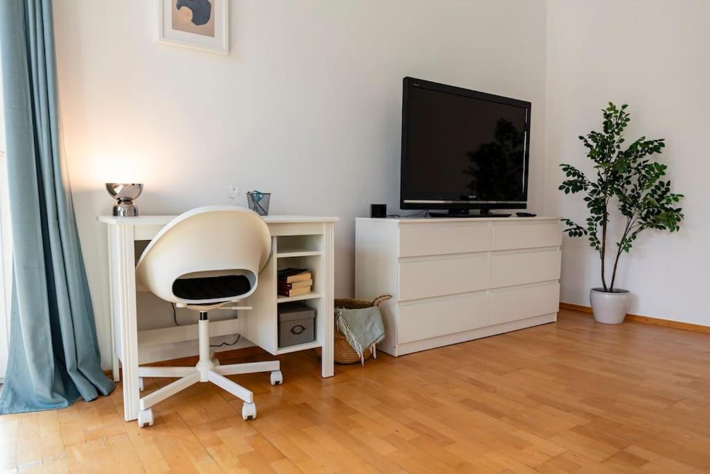 Savoir-Vivre In Unserer Zentralen Balkonwohnung Viena Exterior foto